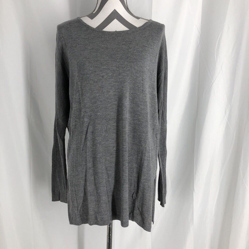 Trouve Womens Medium Gray Long Sleeved Tunic Style Pullover Sweater